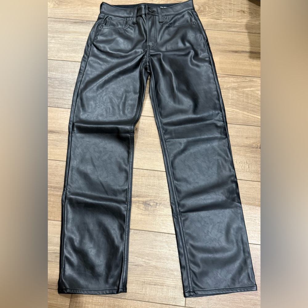 LIKE NEW Girls GAP Black High Rise 90’s Loose Faux Leather Pants
